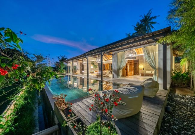 Villa/Dettached house in Tabanan - Villa Gaia - Enormous 2BR Villa with Big Garden & Modern Design