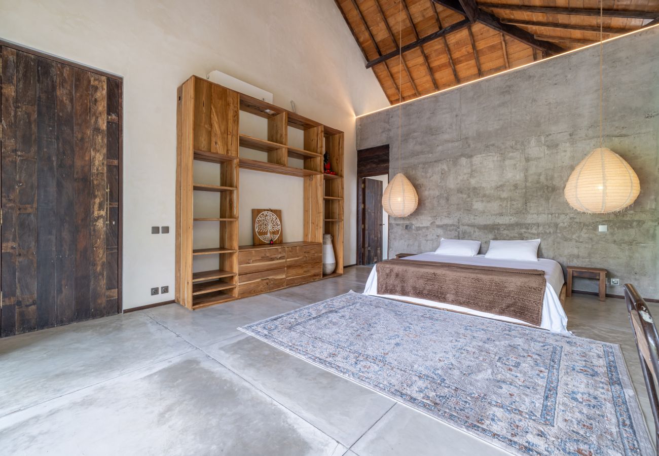 Villa in Tabanan - Villa Gaia - Enormous 2BR Villa with Big Garden & Modern Design